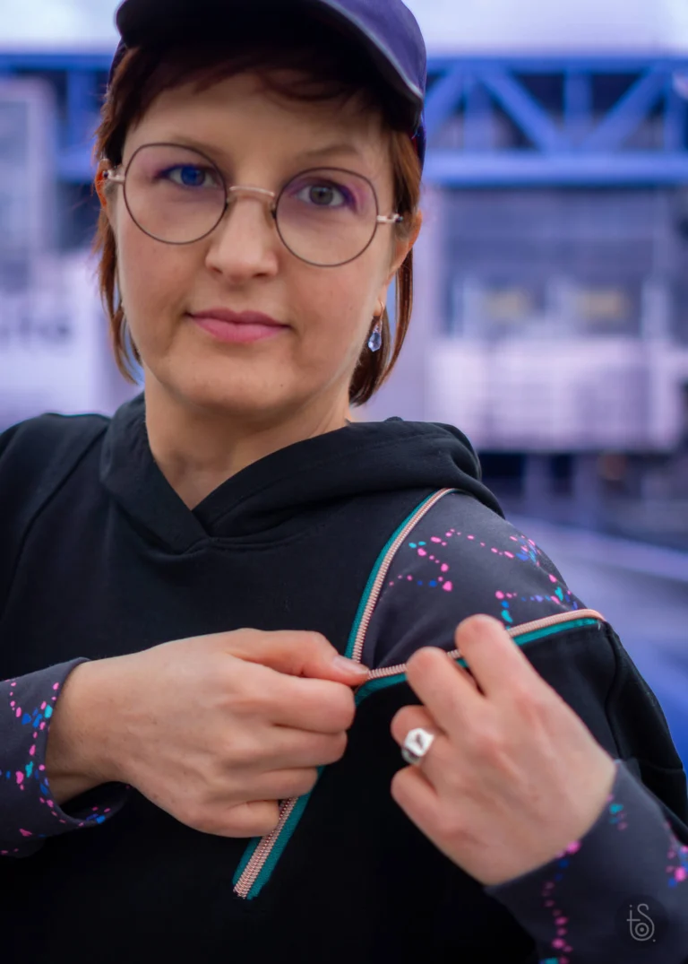 25-03_SweatsPoisPois-21