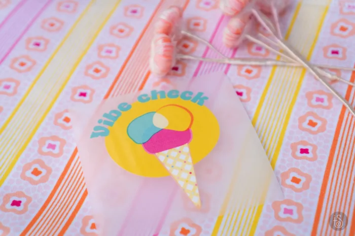 Transfert textile "Vibe check" – Image 2